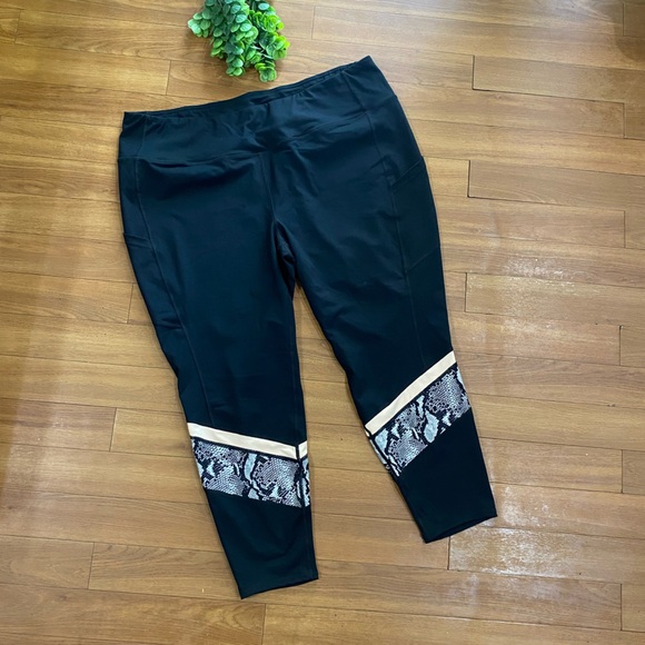 Torrid 3 piece snakeskin print set sports bra legging tank 3/4 - Picture 10 of 11